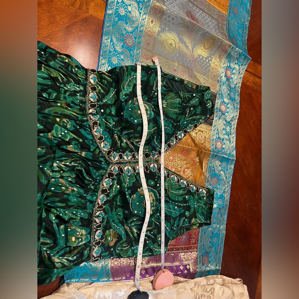Elegant Green Sleeveless Dress, crepe with dupatta - Picture 15 of 17